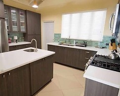 Je Suis Jamaica - 4 B R Beachfront Villa w Staff