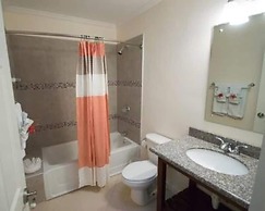 Je Suis Jamaica - 4 B R Beachfront Villa w Staff