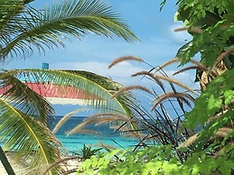 Je Suis Jamaica - 4 B R Beachfront Villa w Staff