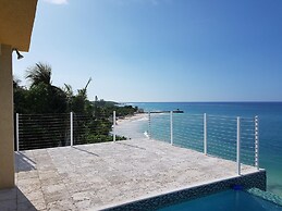 Je Suis Jamaica - 4 B R Beachfront Villa w Staff