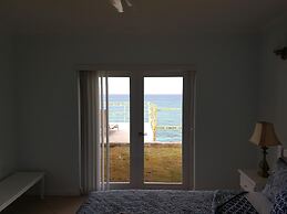 Je Suis Jamaica - 4 B R Beachfront Villa w Staff