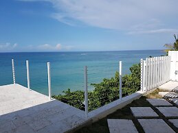 Je Suis Jamaica - 4 B R Beachfront Villa w Staff