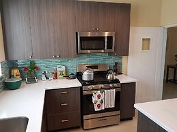 Je Suis Jamaica - 4 B R Beachfront Villa w Staff