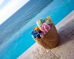 Je Suis Jamaica - 4 B R Beachfront Villa w Staff