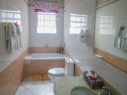 Sea Cruise Barbados - 5 B R Villa w Staff