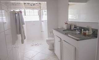 Sea Bliss Barbados -3 B R Villa w Staff