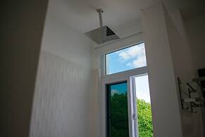 The W Villa 5 B R Oceanfront w Staff