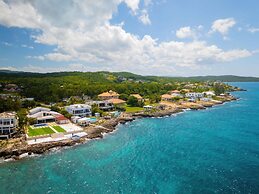 The W Villa 5 B R Oceanfront w Staff