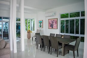 The W Villa 5 B R Oceanfront w Staff