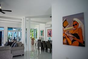 The W Villa 5 B R Oceanfront w Staff