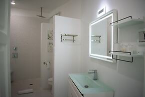 The W Villa 5 B R Oceanfront w Staff