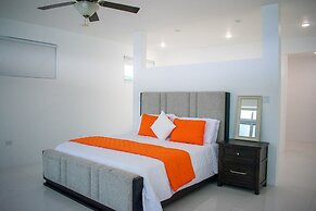 The W Villa 5 B R Oceanfront w Staff