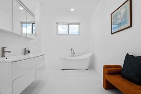 The W Villa 5 B R Oceanfront w Staff