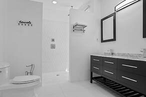 The W Villa 5 B R Oceanfront w Staff