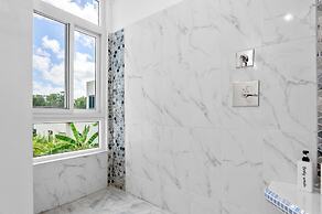 The W Villa 5 B R Oceanfront w Staff