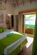Turtle Point Bequia - 4 B R Villa w Staff