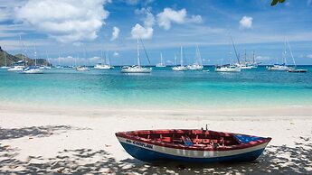 Turtle Point Bequia - 4 B R Villa w Staff