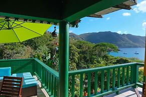 Turtle Point Bequia - 4 B R Villa w Staff