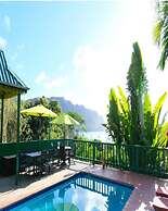 Turtle Point Bequia - 4 B R Villa w Staff