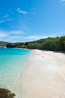 Turtle Point Bequia - 4 B R Villa w Staff