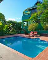 Turtle Point Bequia - 4 B R Villa w Staff