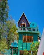 Turtle Point Bequia - 4 B R Villa w Staff