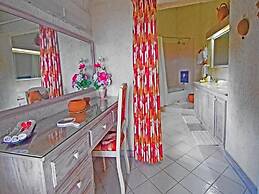 Sea Symphony Barbados - 6 B R Beachfront Villa w Staff