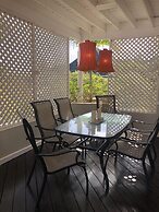 Dreamin Villa - 3 B R Beachfront w Staff