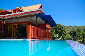 Flamingo Bequia - 4 B R Villa Including Cottage