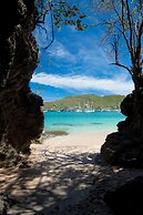 Flamingo Bequia - 4 B R Villa Including Cottage