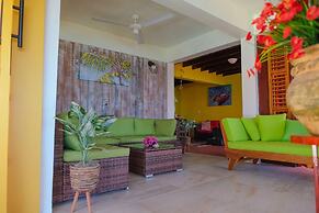 Flamingo Bequia - 4 B R Villa Including Cottage