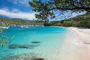 Flamingo Bequia - 4 B R Villa Including Cottage