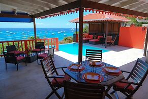 Flamingo Bequia - 4 B R Villa Including Cottage