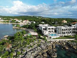 Santosha Whitehouse JM - 10 Bedroom Villa w Private Beach