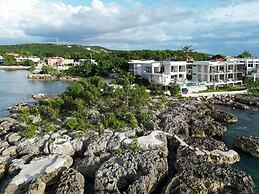 Santosha Whitehouse JM - 10 Bedroom Villa w Private Beach