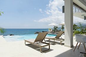 Santosha Whitehouse JM - 10 Bedroom Villa w Private Beach