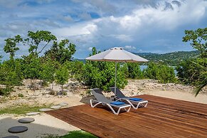 Santosha Whitehouse JM - 10 Bedroom Villa w Private Beach