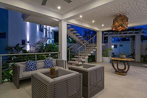 Santosha Whitehouse JM - 10 Bedroom Villa w Private Beach