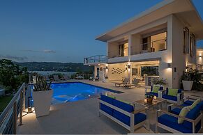 Santosha Whitehouse JM - 10 Bedroom Villa w Private Beach