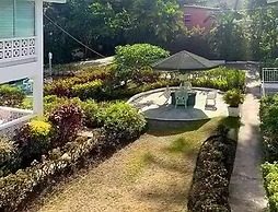 The Art Studio 12 Beachfront Apartment Barbados