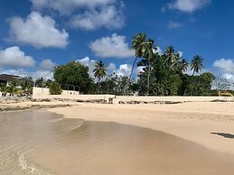 The Art Studio 12 Beachfront Apartment Barbados