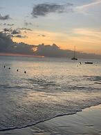 The Art Studio 12 Beachfront Apartment Barbados