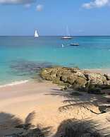 The Art Studio 12 Beachfront Apartment Barbados