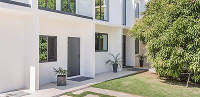 KRP - Luxury 7 B R Villa Whitehouse Jamaica