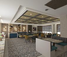 Nirvana Grand Hotel & Resort