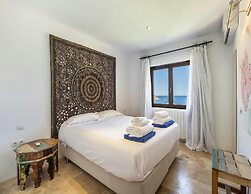 Magnificent Villa With sea Views