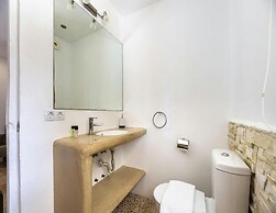 Magnificent Villa With sea Views