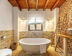 Magnificent Villa With sea Views