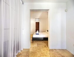 Magnificent Villa With sea Views