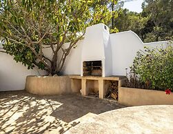 Magnificent Villa With sea Views